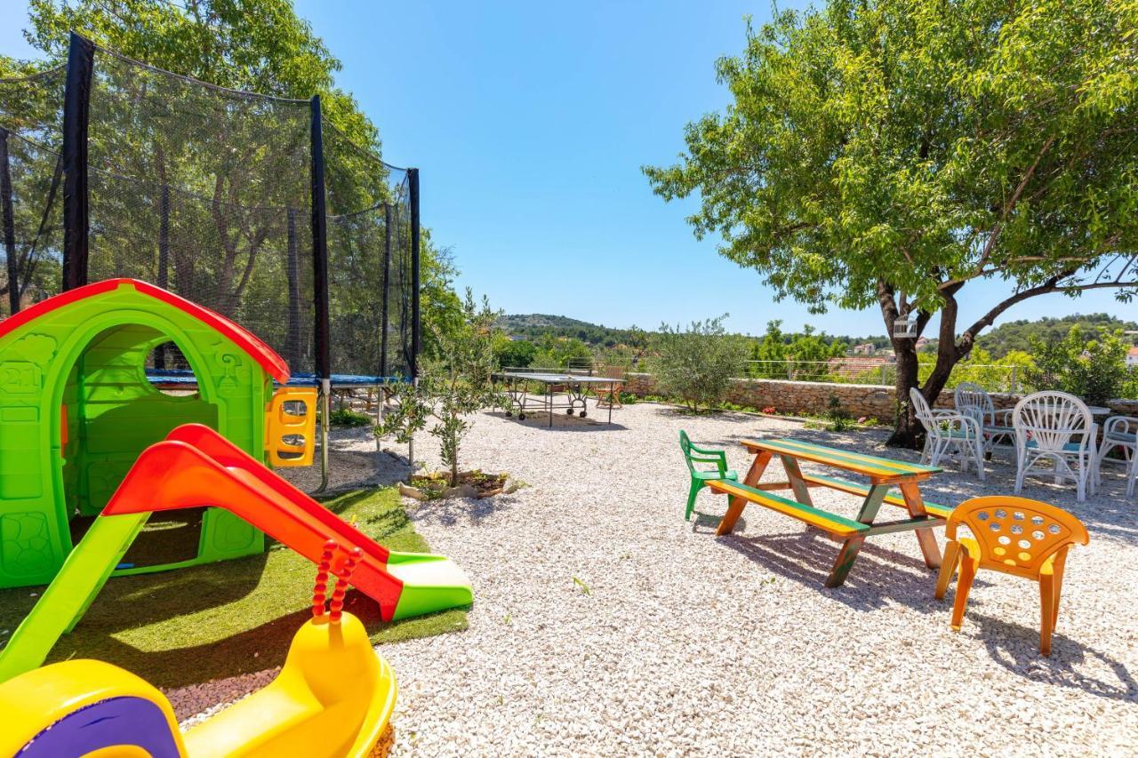 Villa Vicina Heritage Villa For 9,Milna - Close To Restaurants And Shops Екстериор снимка