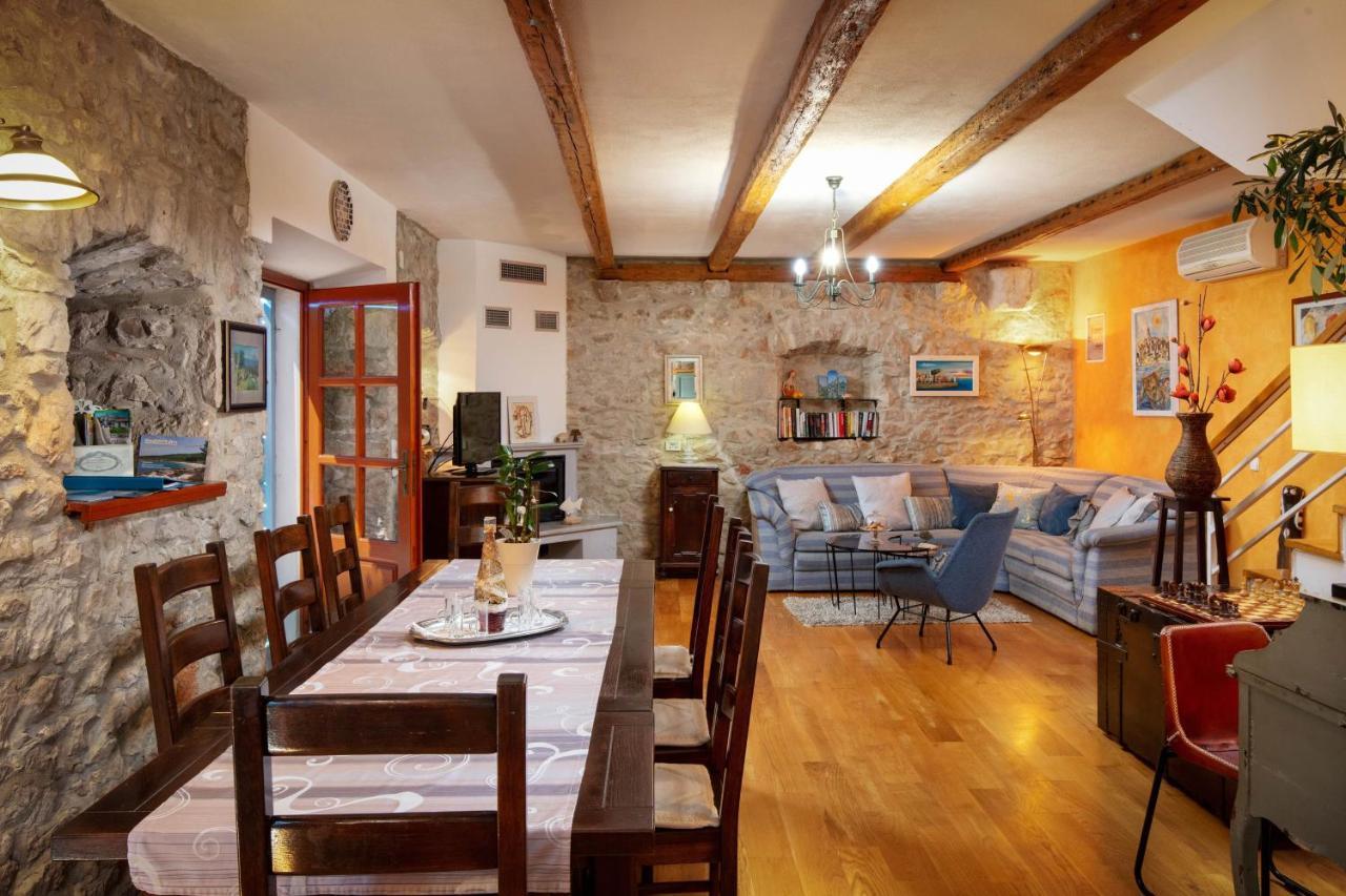 Villa Vicina Heritage Villa For 9,Milna - Close To Restaurants And Shops Екстериор снимка