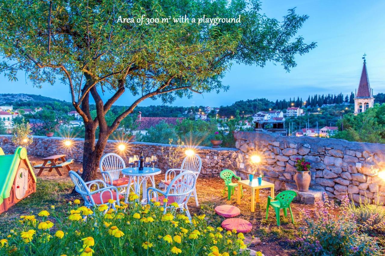 Villa Vicina Heritage Villa For 9,Milna - Close To Restaurants And Shops Екстериор снимка